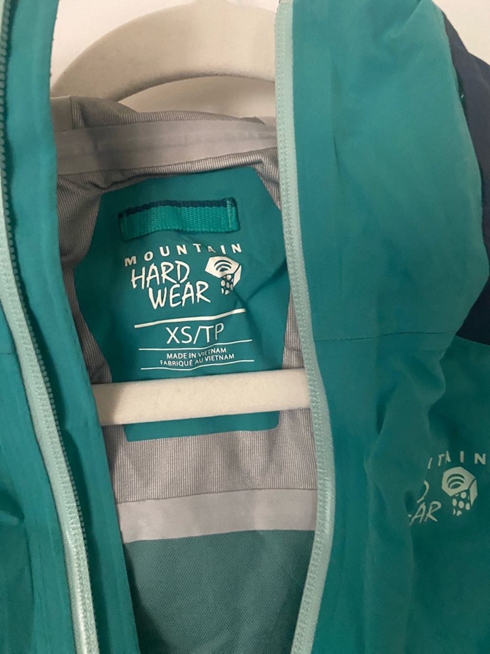 Mountain Hardwear Teal and Navy Waterproof Jacket - Picture 2 of 3